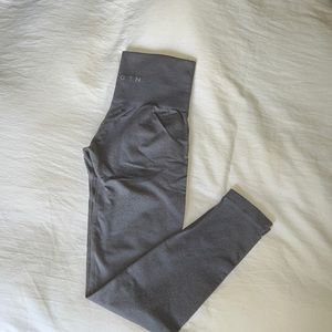 NVGTN light grey contour leggings size small